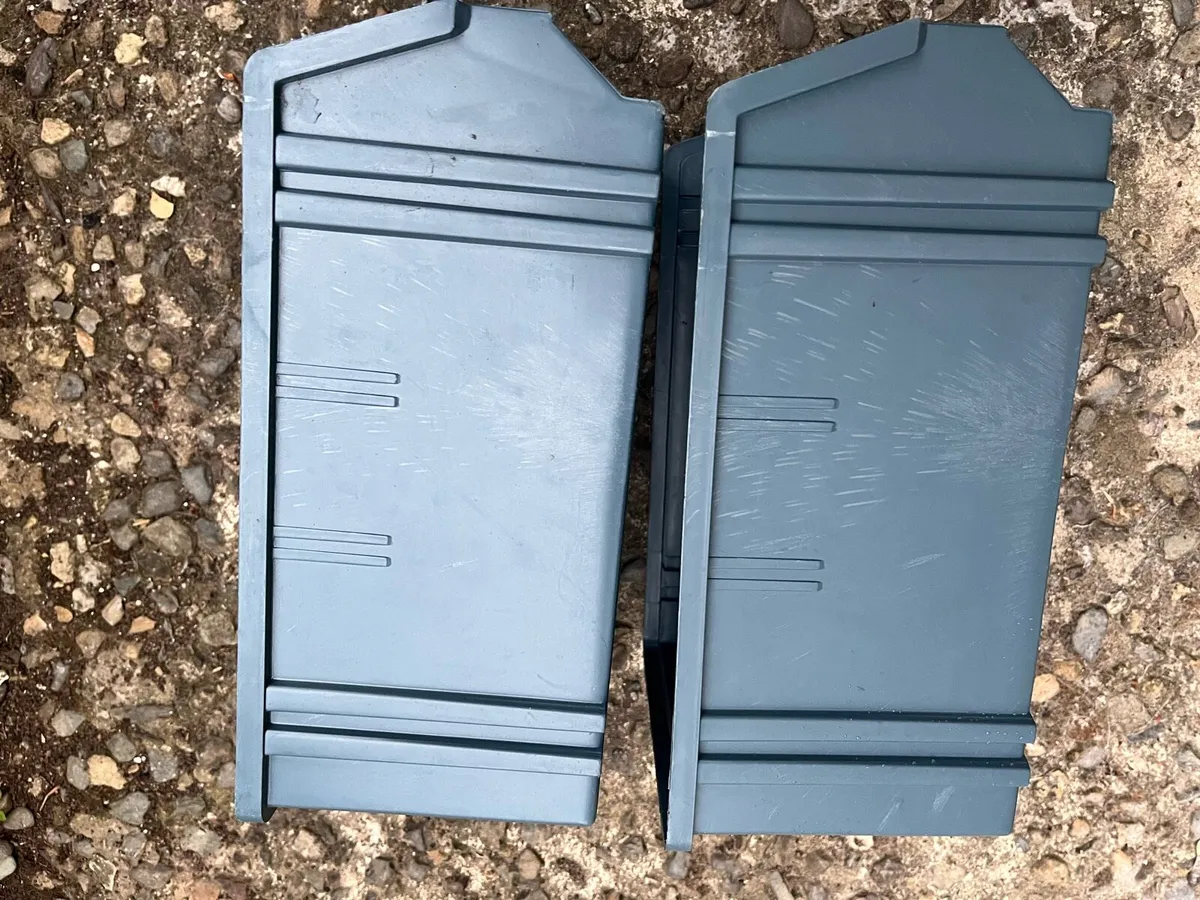 Hard plastic boxes - Image 3