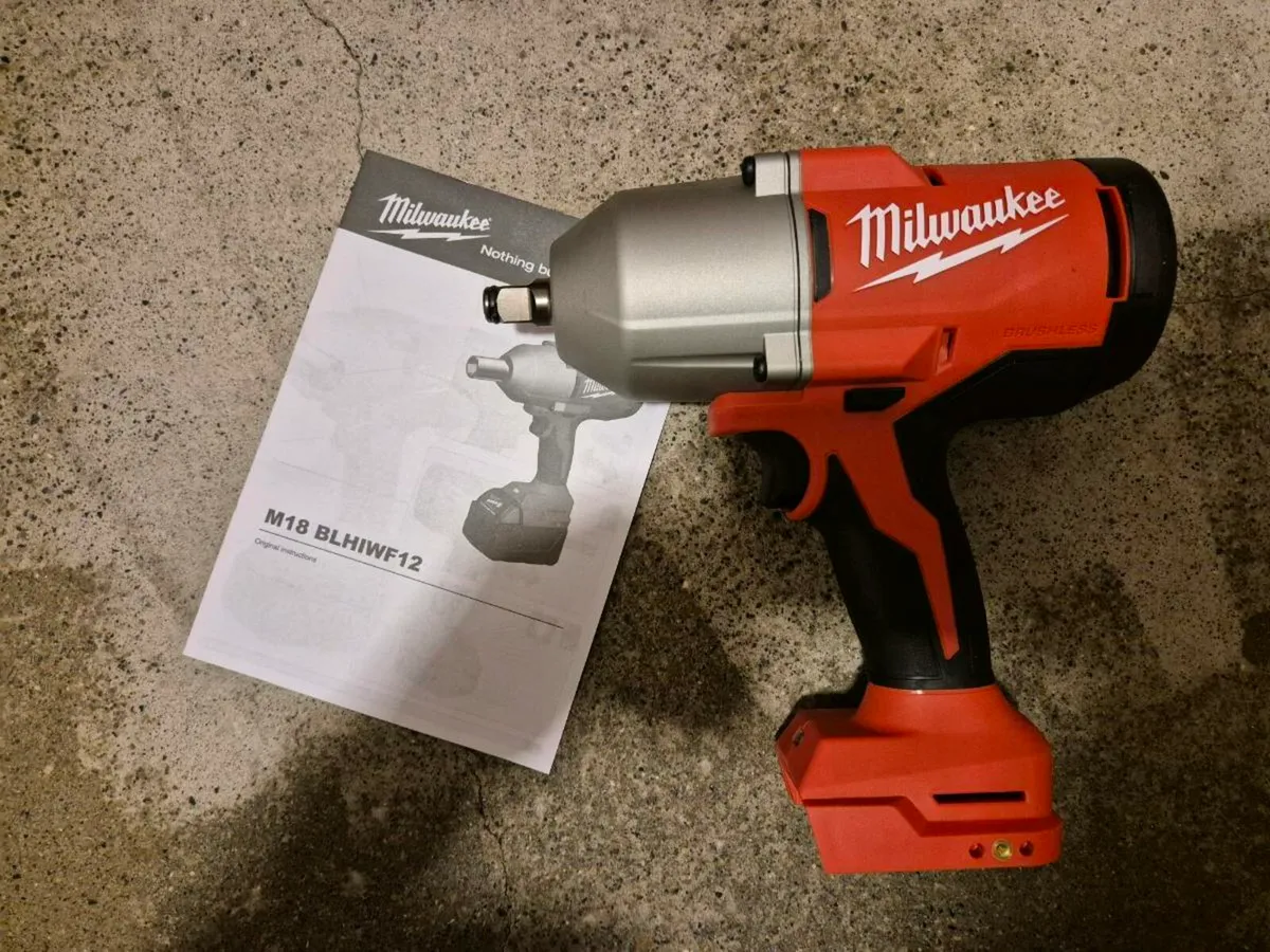 Milwaukee M18 Brushless 1/2' Impact Wrench Body - Image 1
