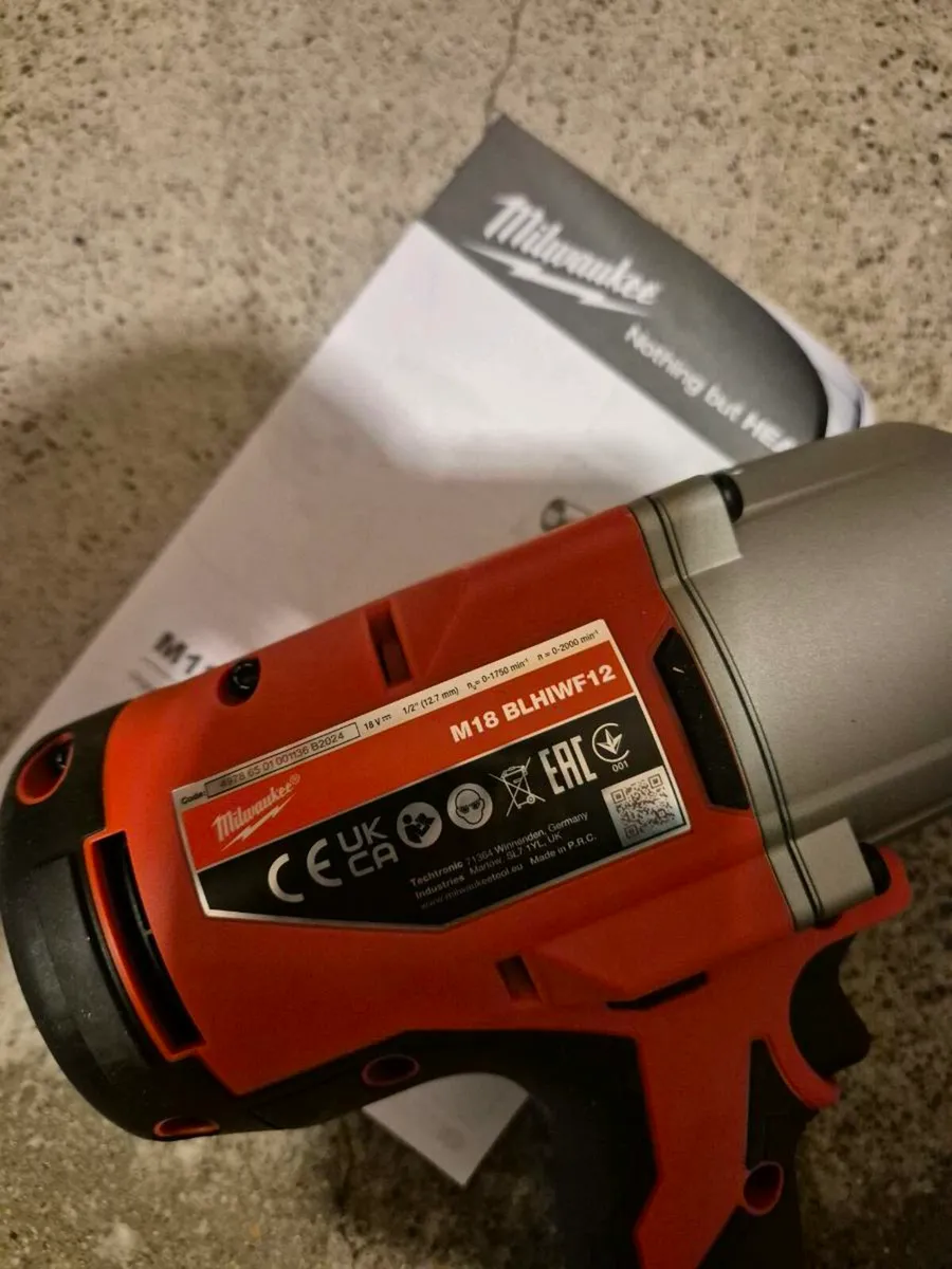 Milwaukee M18 Brushless 1/2' Impact Wrench Body - Image 2