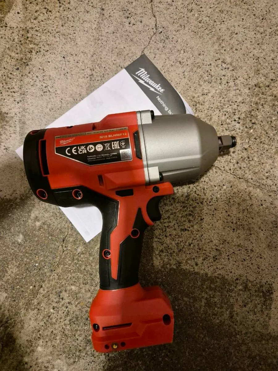Milwaukee M18 Brushless 1/2' Impact Wrench Body - Image 3