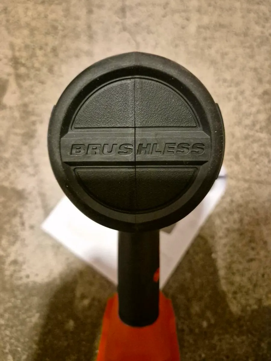 Milwaukee M18 Brushless 1/2' Impact Wrench Body - Image 4