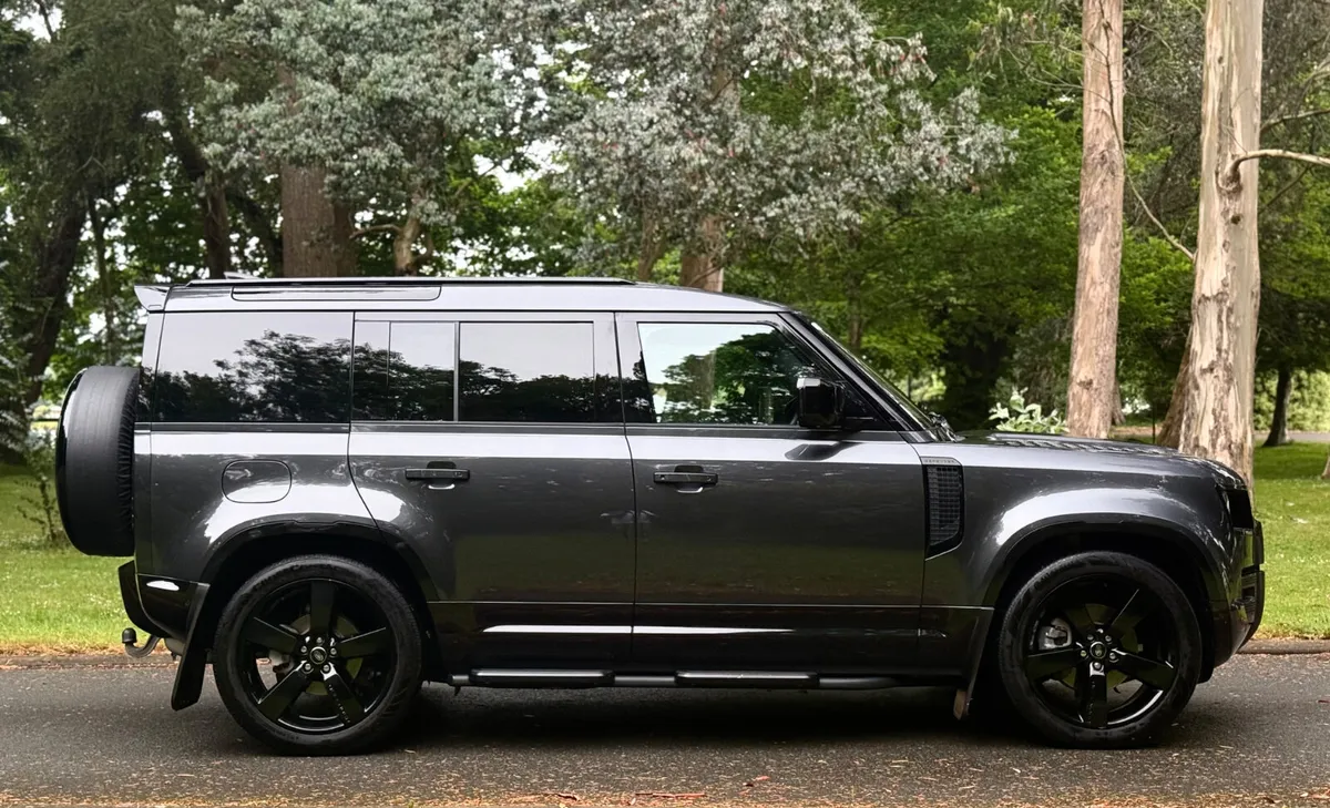 241 Land Rover Defender 3 Seats 3.0 Diesel no vat - Image 4