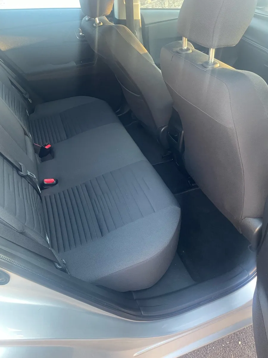 Car - Image 4