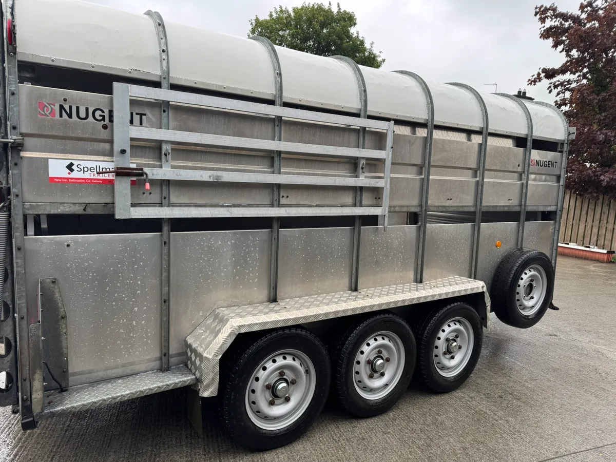 Nugent livestock trailer - Image 1