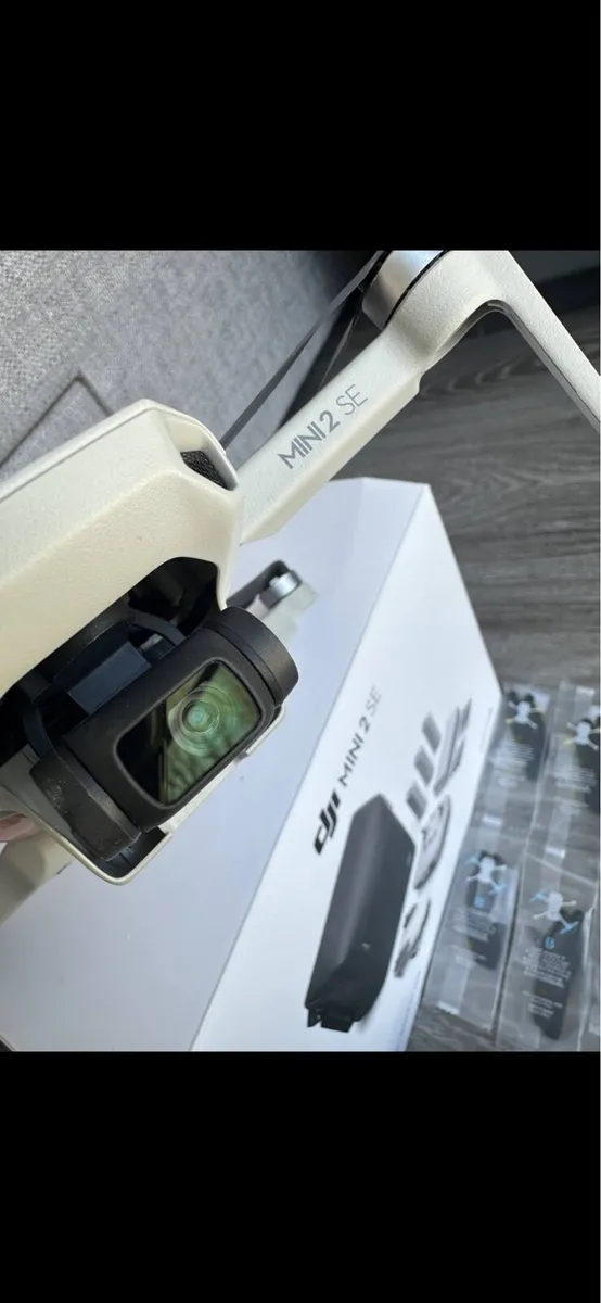 DJI Mini 2 SE fly more combo - Image 4