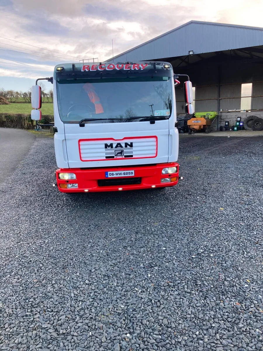 06 man 180, tilt and slide, spec lift … - Image 3