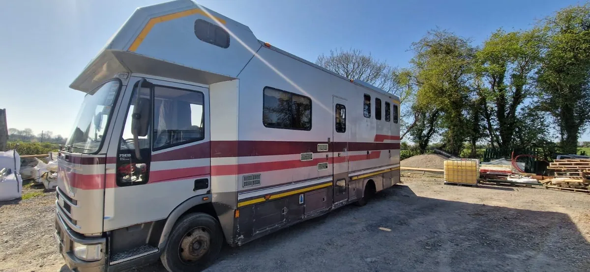 Horse lorry - Image 1