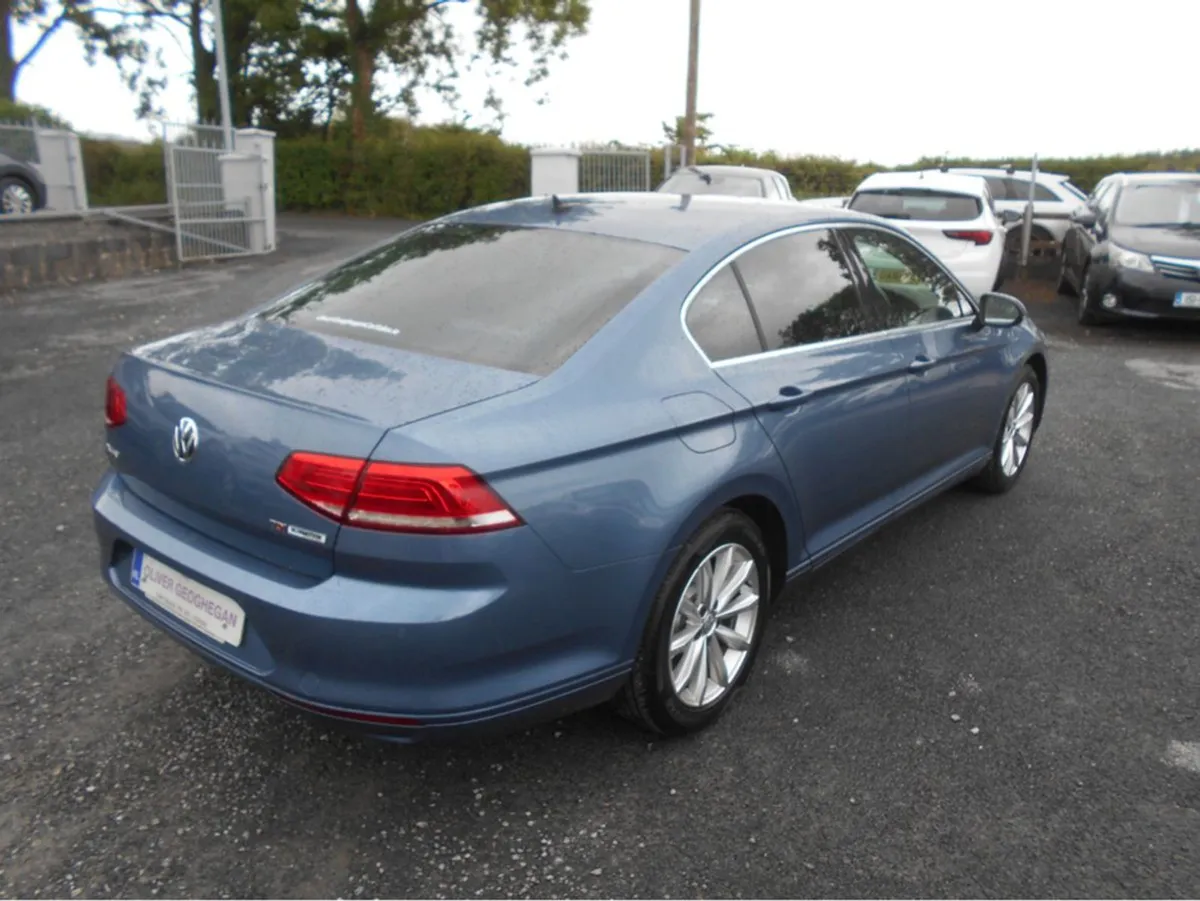 Volkswagen Passat 1.6 TDI SE Business Bluemotion - Image 2