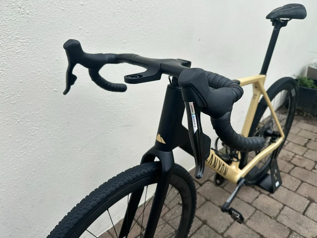Canyon Grail CF SLX 8 AXS Gravel bike (2024). - Image 1