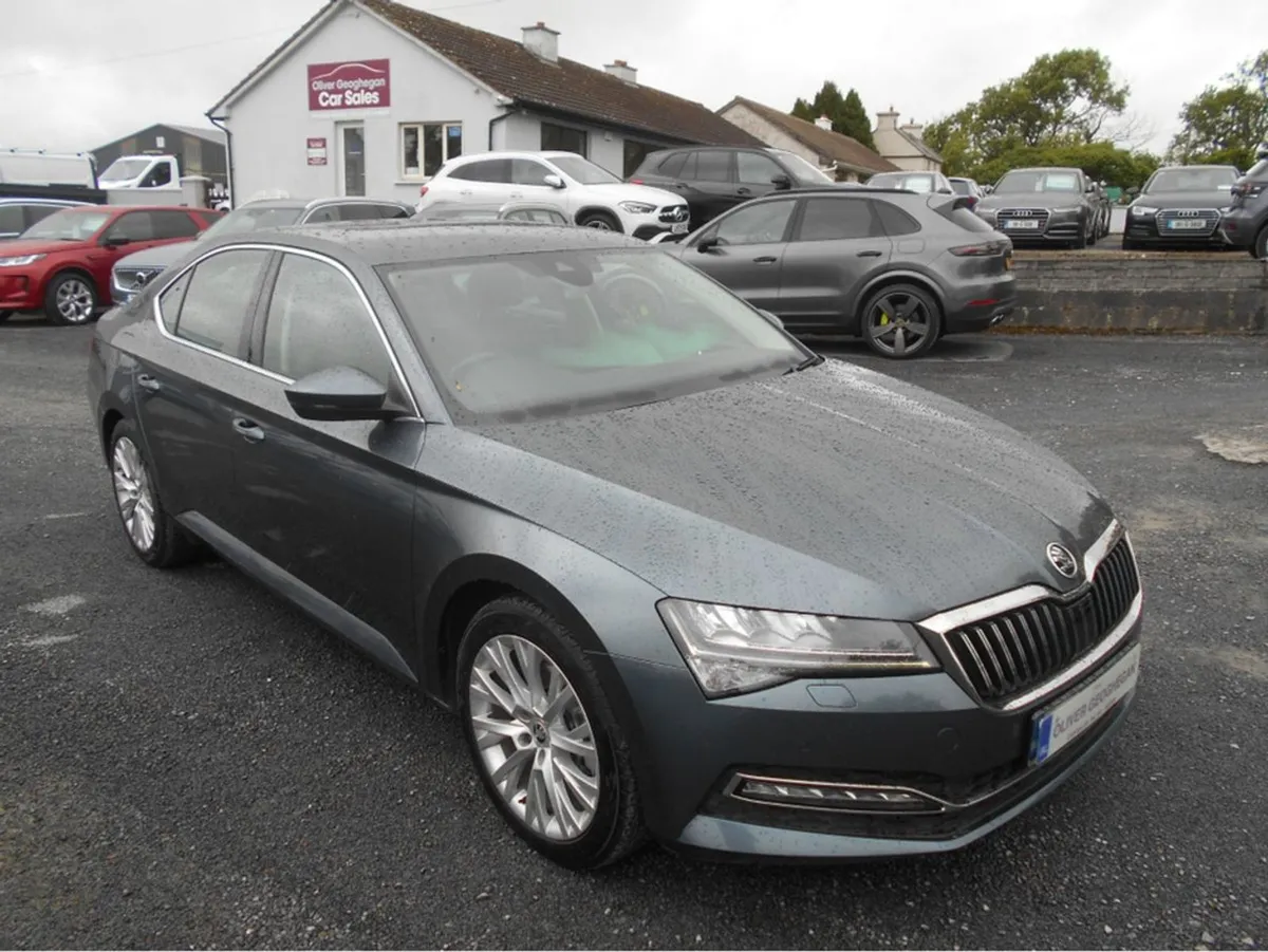 Skoda Superb Style 2.0 TDI 150 BHP (camera black - Image 1