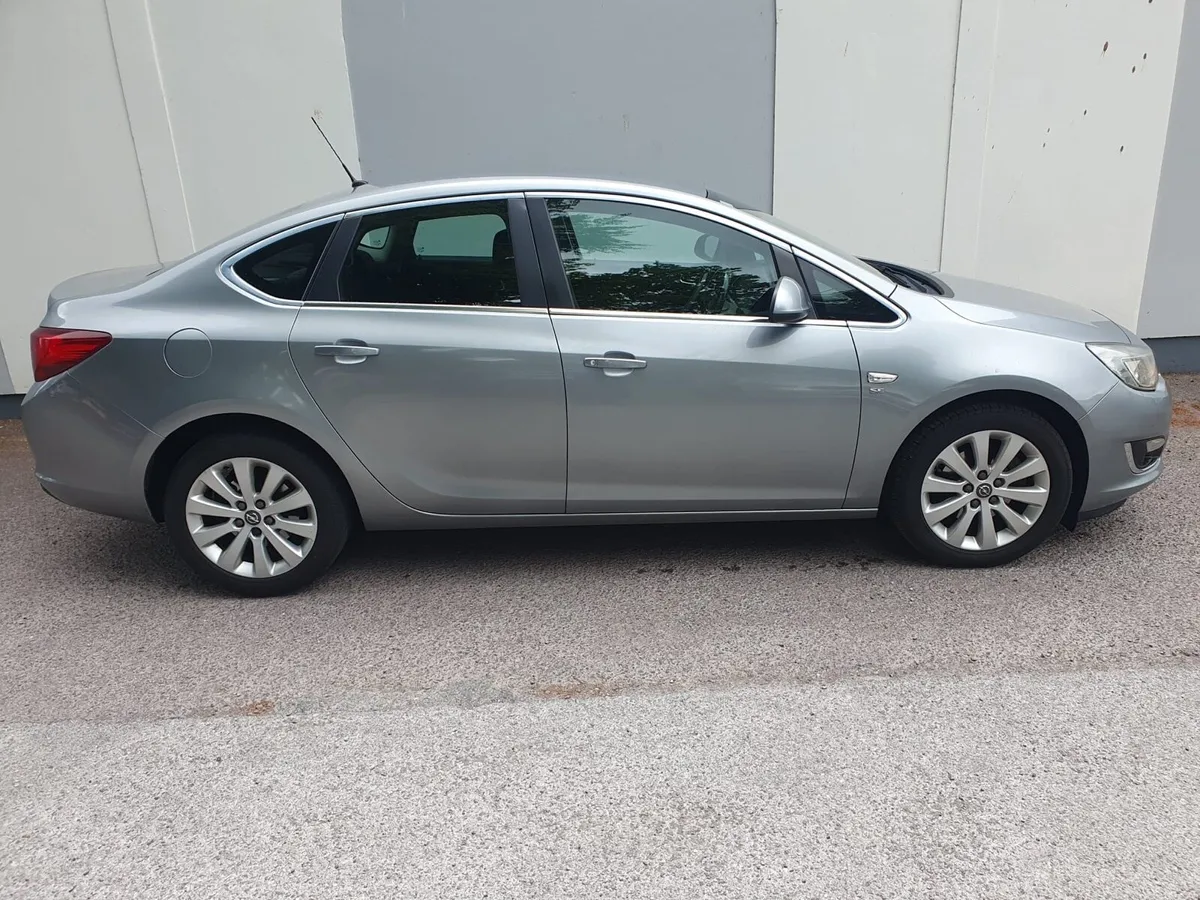 Opel Astra 2014 - Image 3