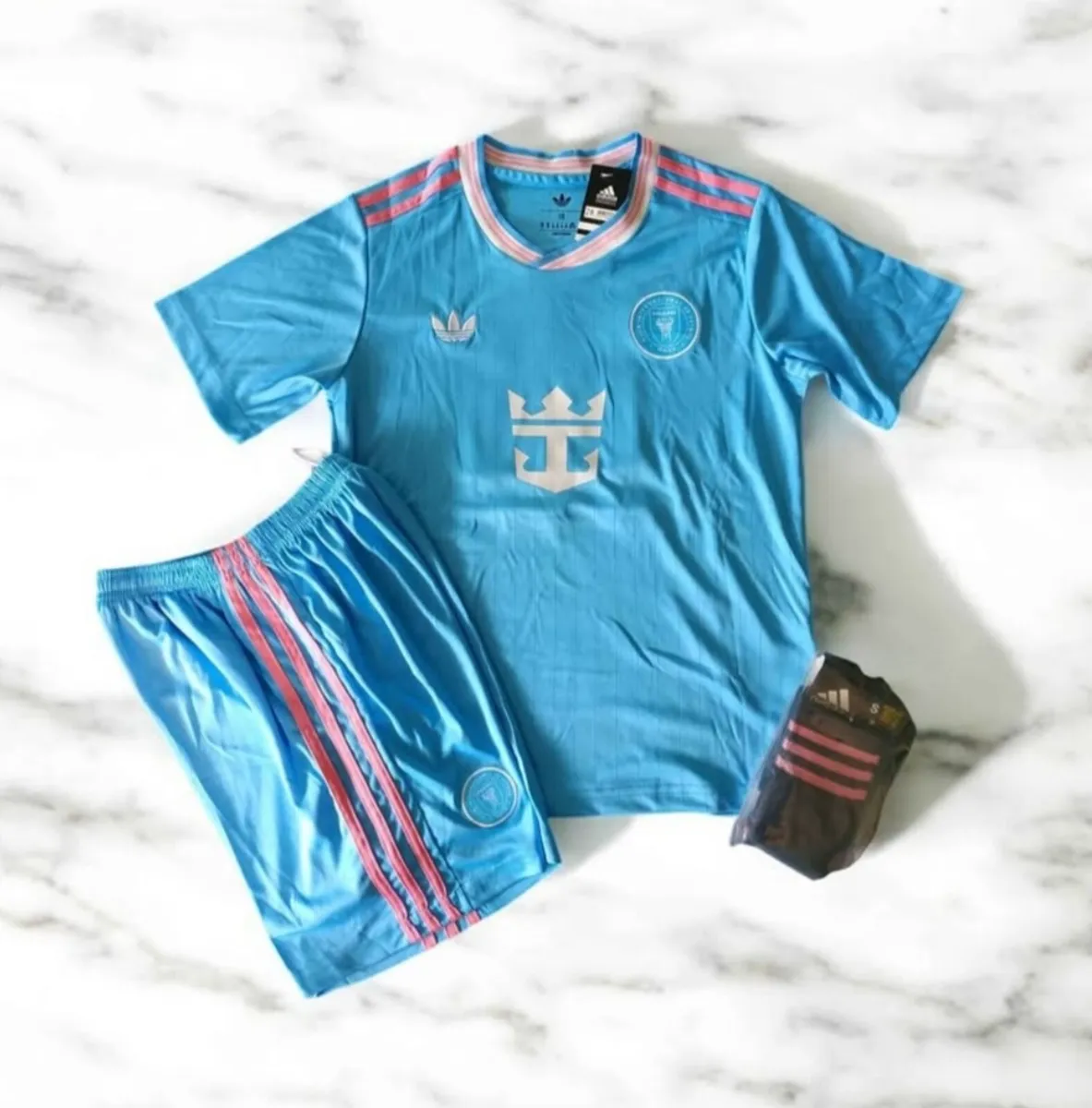 INTER MIAMI (AWAY)(MESSI 10) KIDS KIT , 12/13 YRS - Image 1
