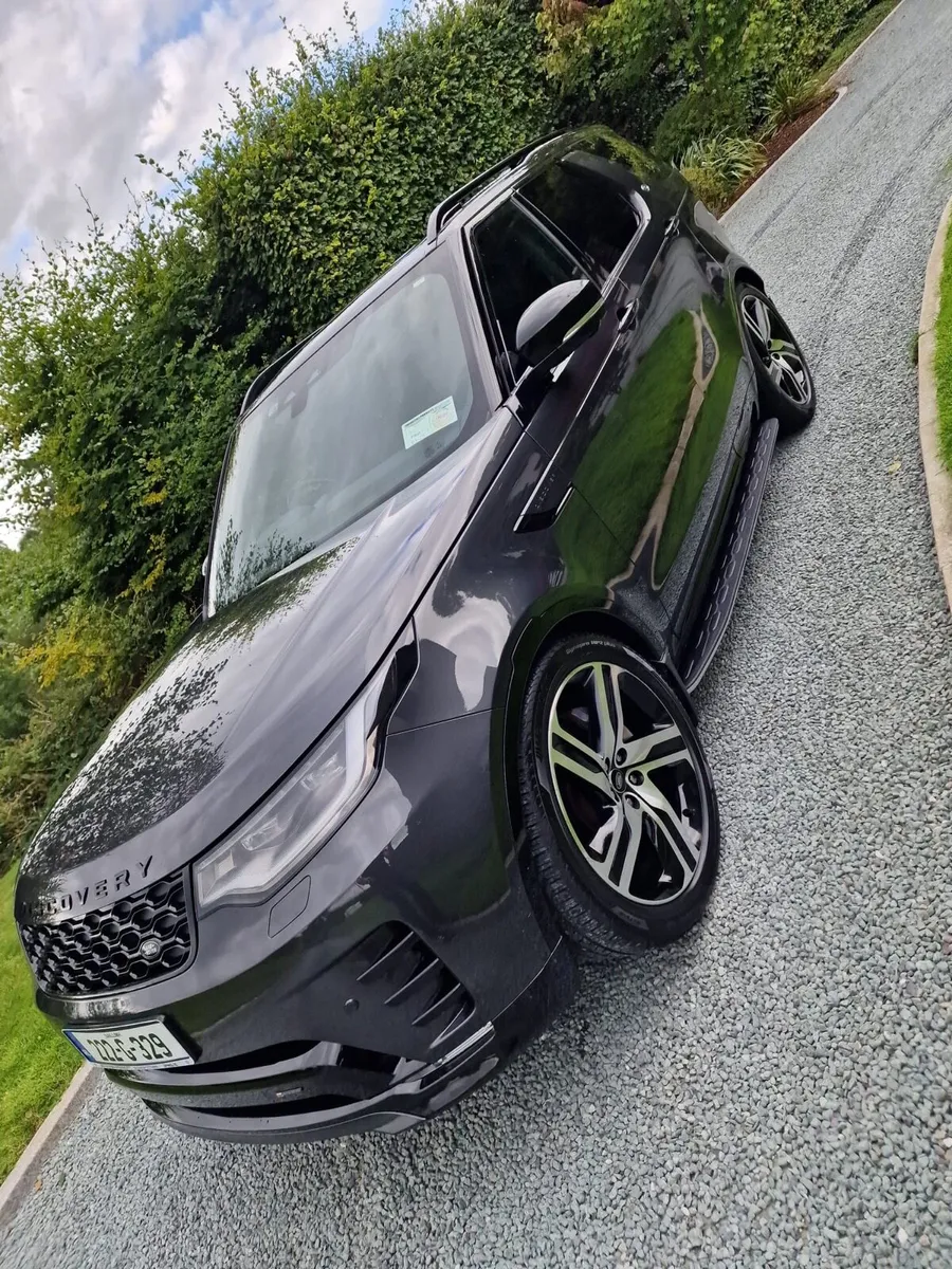 Landrover Discovery HSE R-Dynamic - Image 3