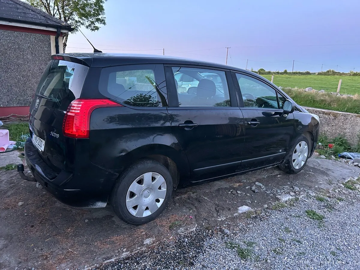 Car Peugeot 5008 7 seater - Image 3