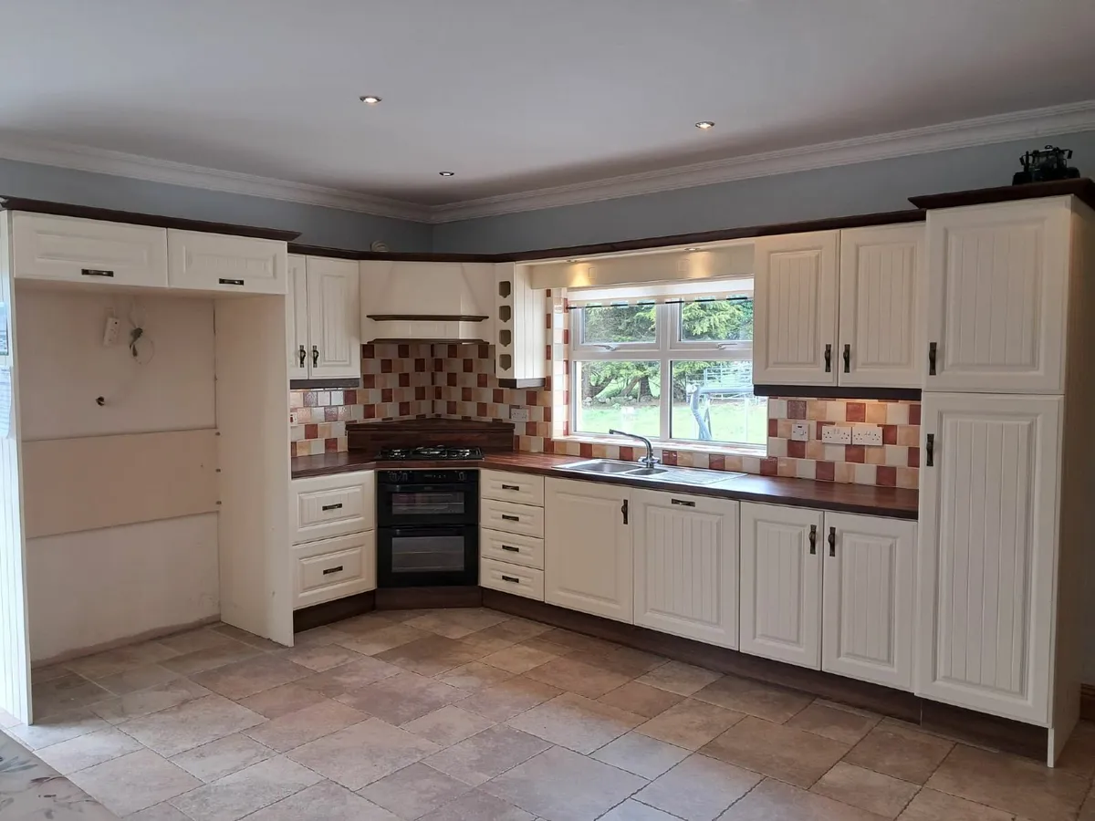 Kitchen - Image 4