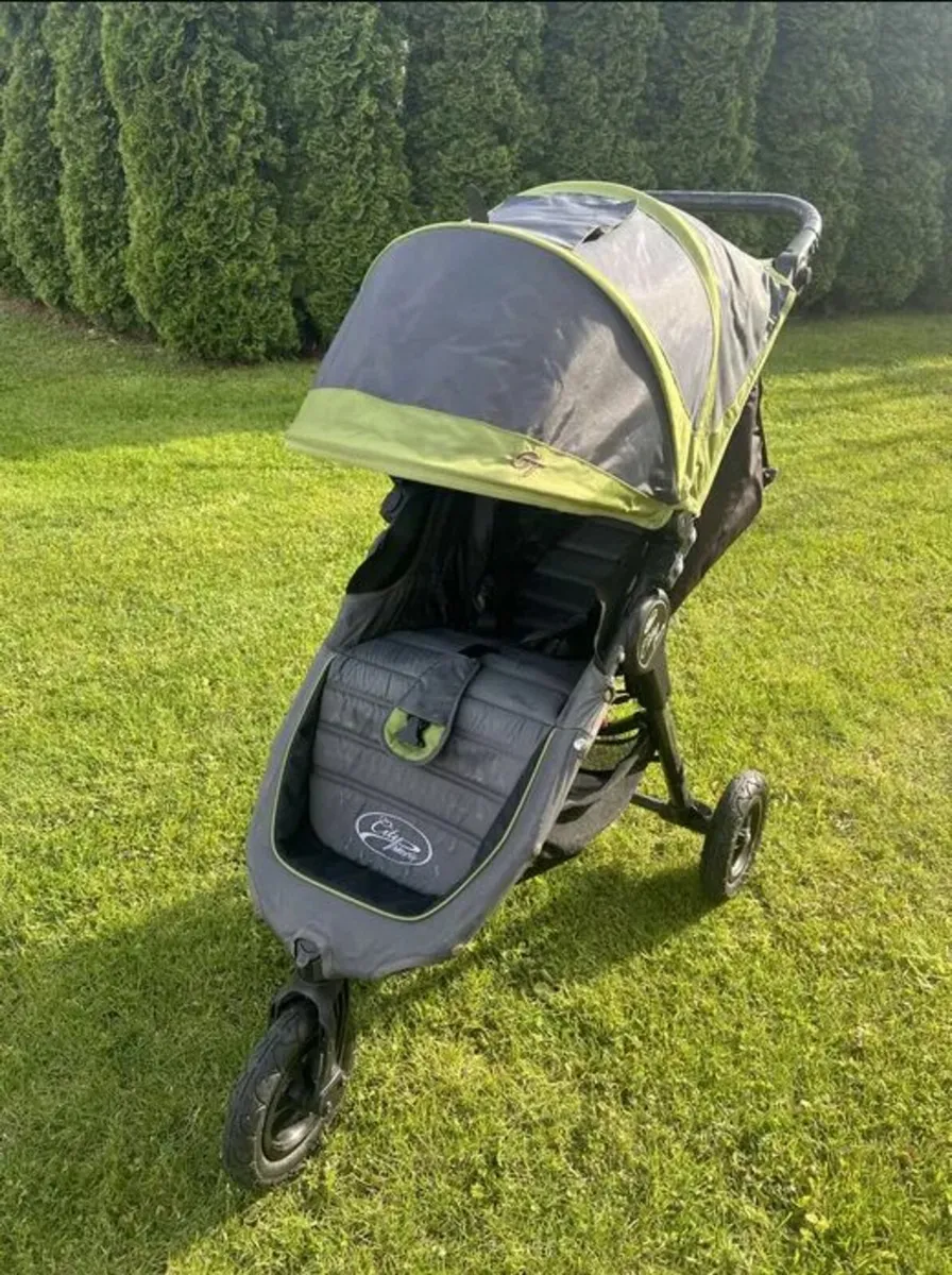 City Mini GT suitable for larger kids - Image 1