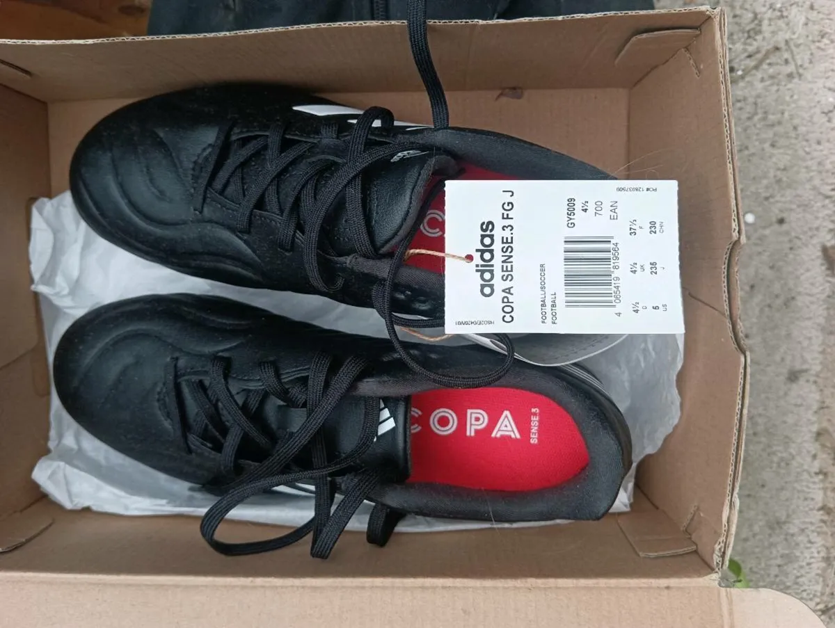 Girls Adidas new boot size 3 - Image 3