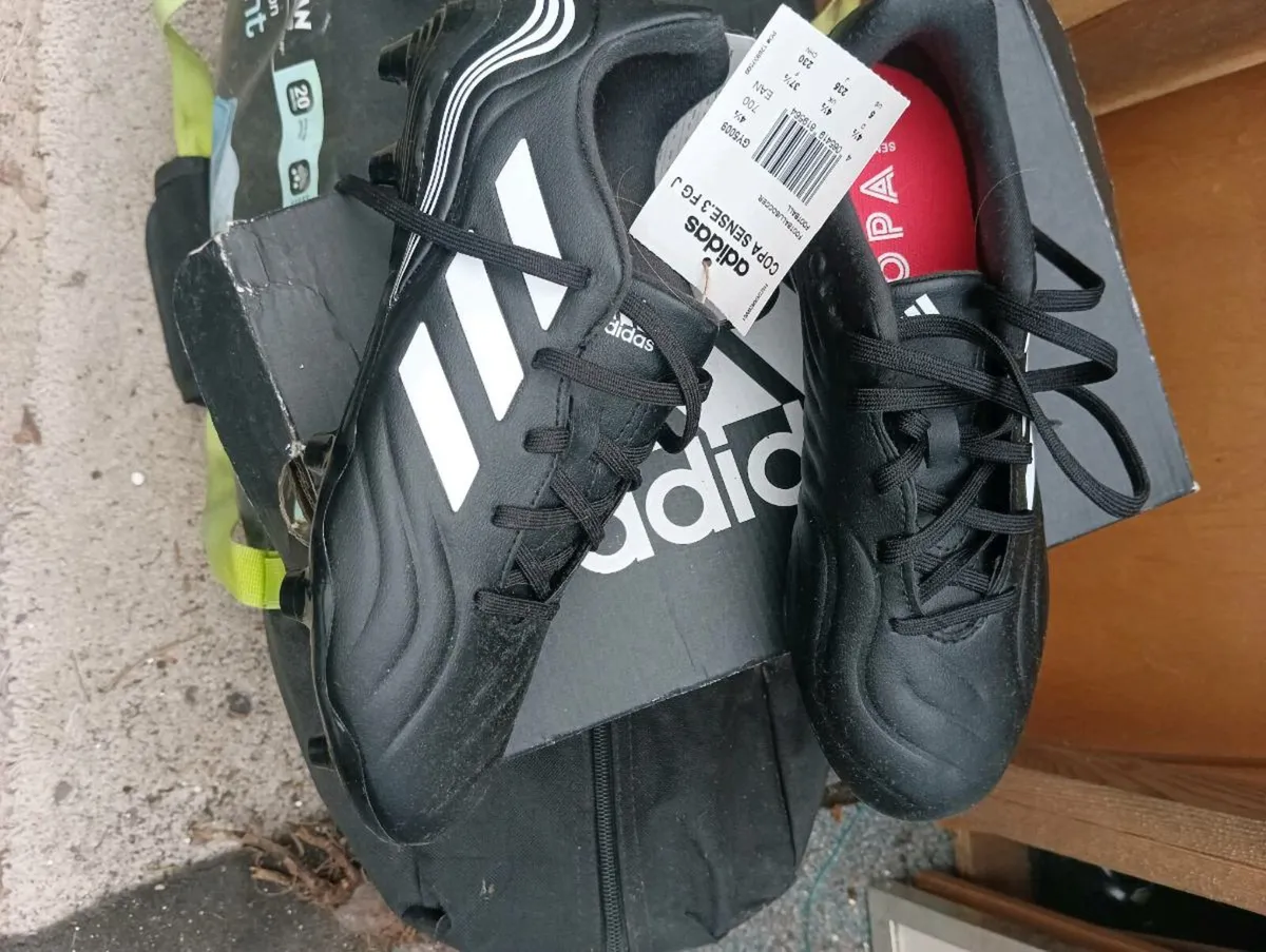 Girls Adidas new boot size 3 - Image 4