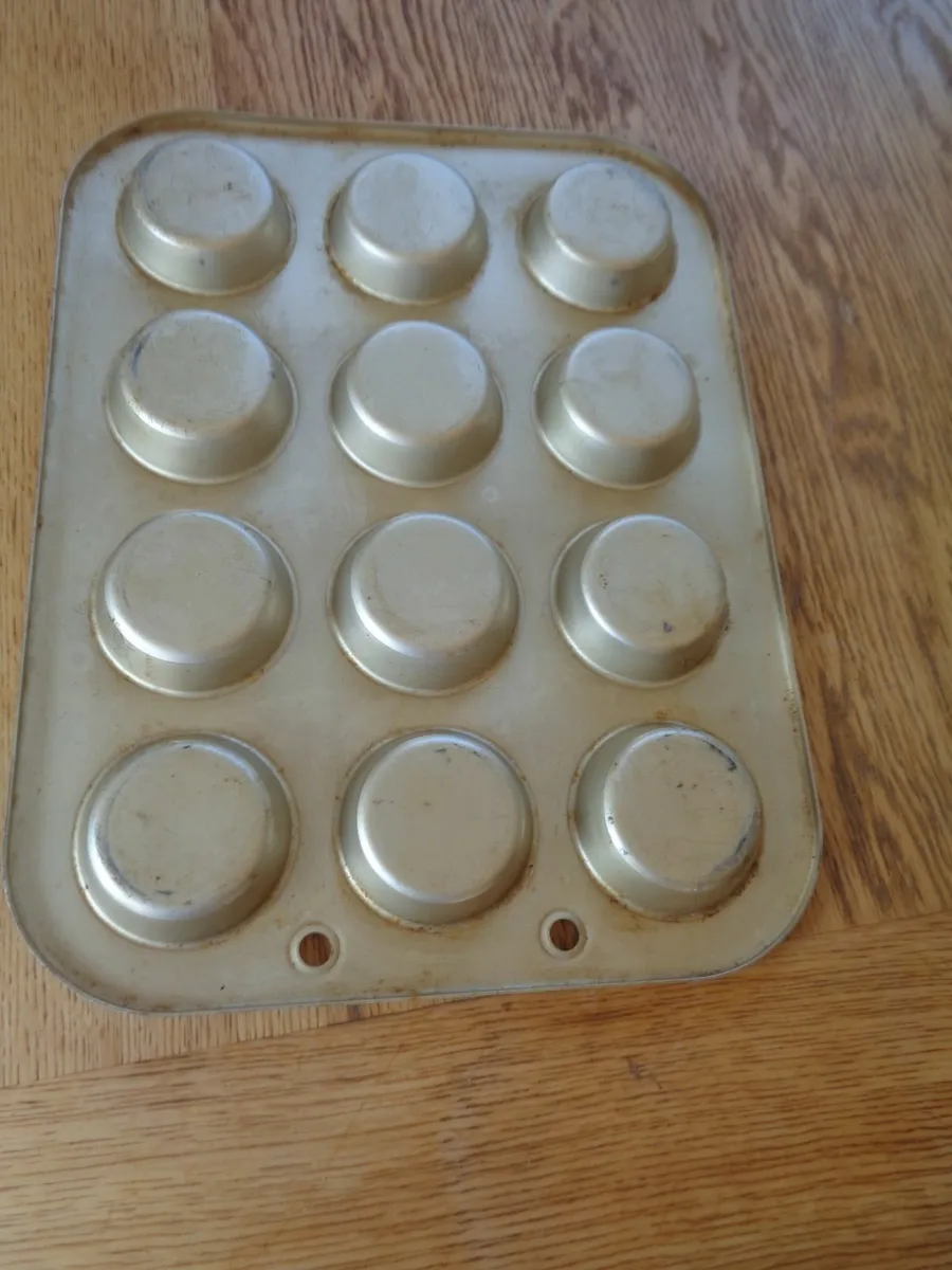 Bun?Cupcake Baking Tray for Sale - Image 2