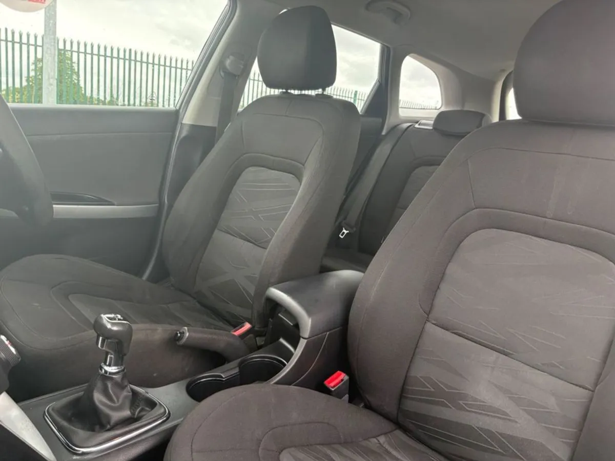 Kia Ceed SW Crdi Excellent Condition  Bluetooth A - Image 4