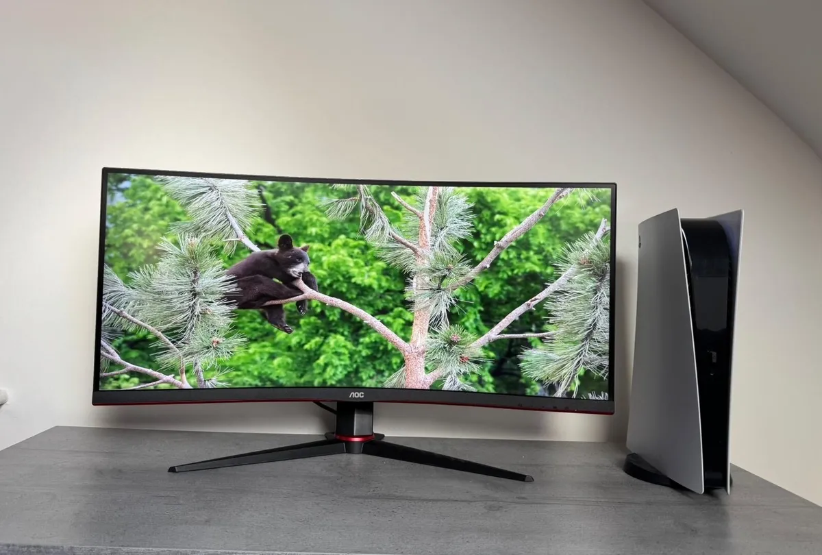 AOC 32” Curved Gaming Monitor - Image 1