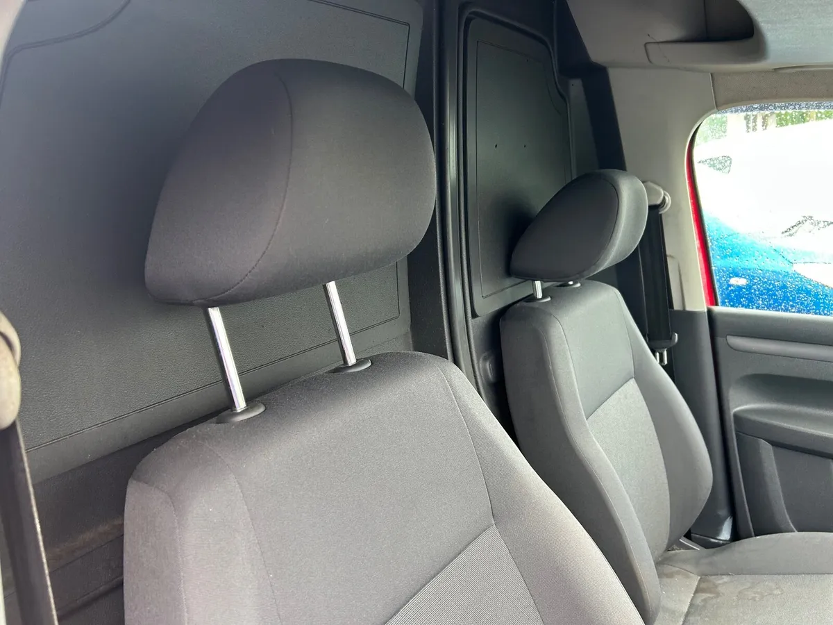 2014 Volkswagen Caddy doe December 2025 - Image 3