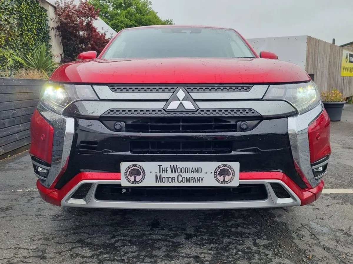 Mitsubishi Outlander 2.4 Phev / Exceed Safety Pac - Image 3