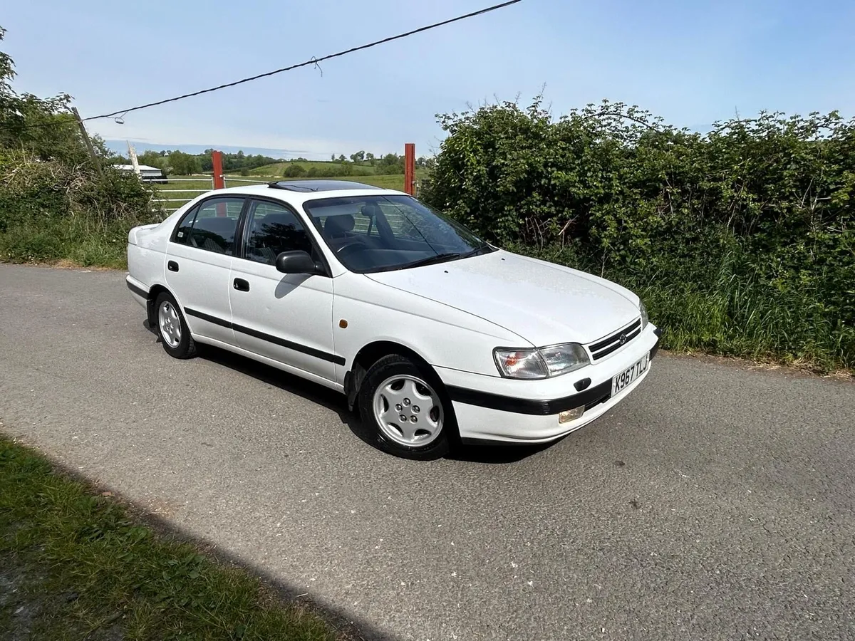 TOYOTA CARINA E 2.0 EXECUTIVE AUTO 1992*IMMACULATE - Image 1