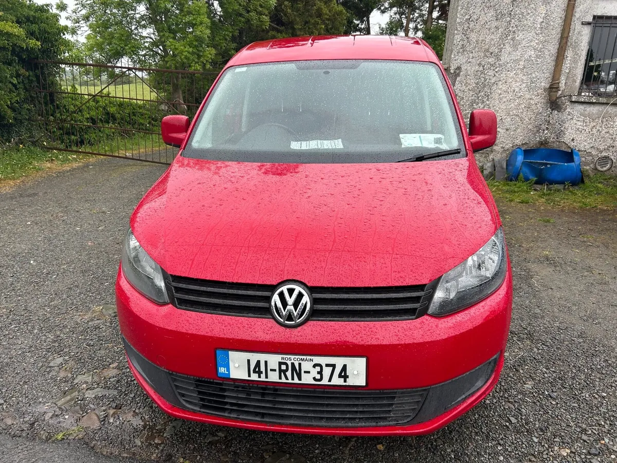 2014 Volkswagen Caddy 1.6 red i doe Dec 25 - Image 1