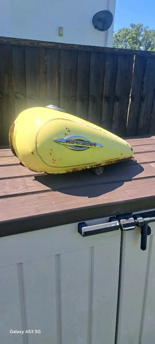 Old motor cycle fuell tank - Image 1