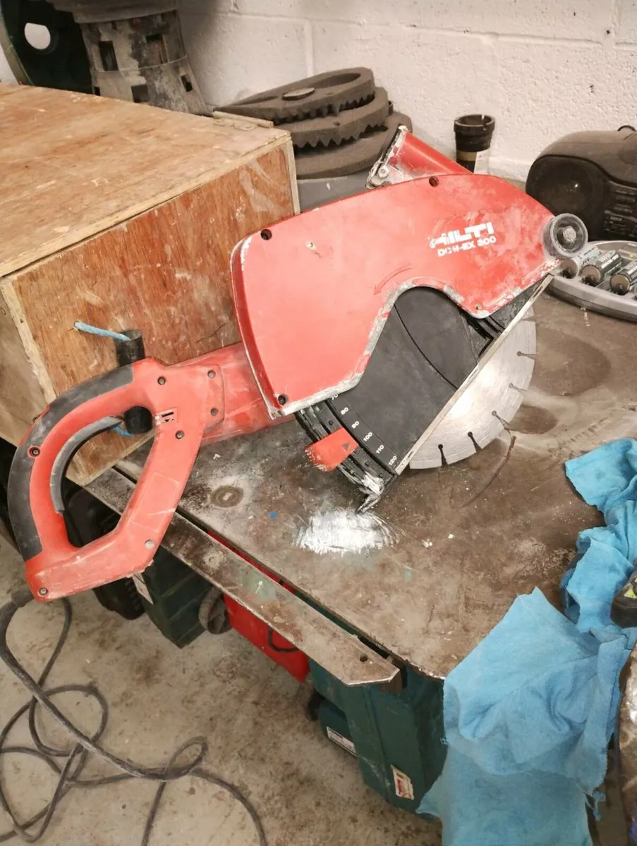 Hilti consaw 110v - Image 1