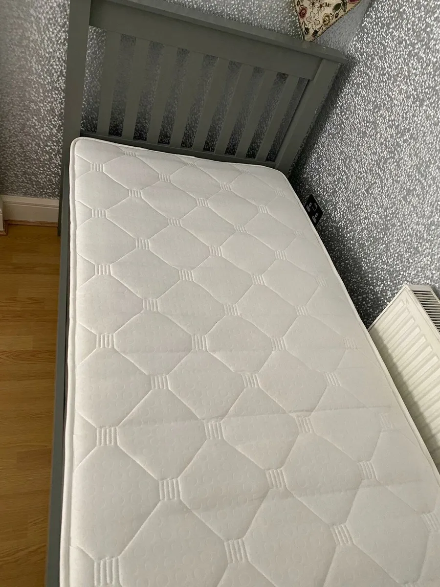 Single bed with Mattress - Image 2
