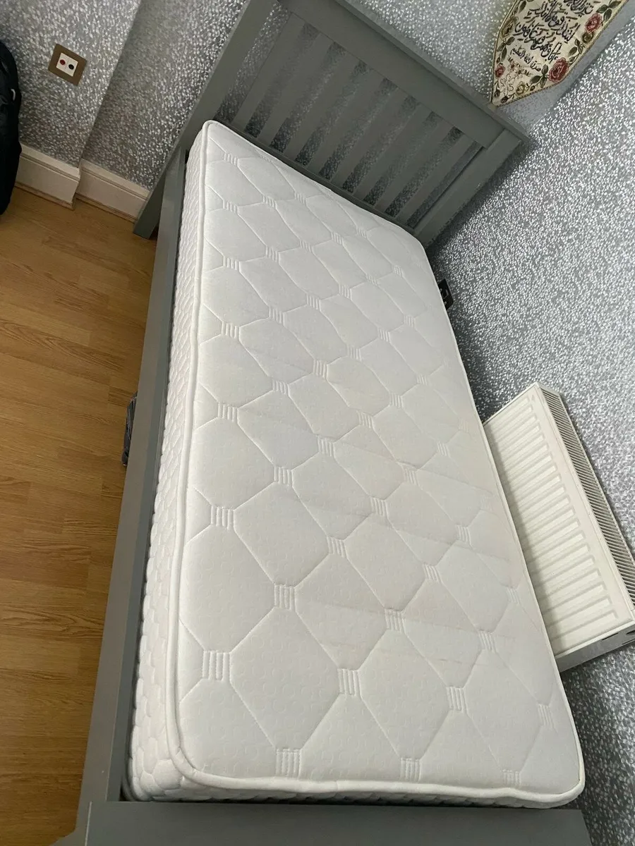 Single bed with Mattress - Image 3