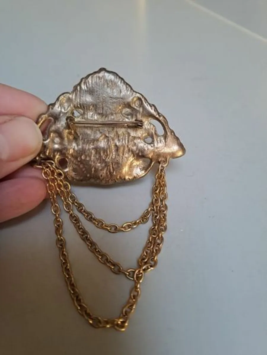 Large triangular brooch - Image 2