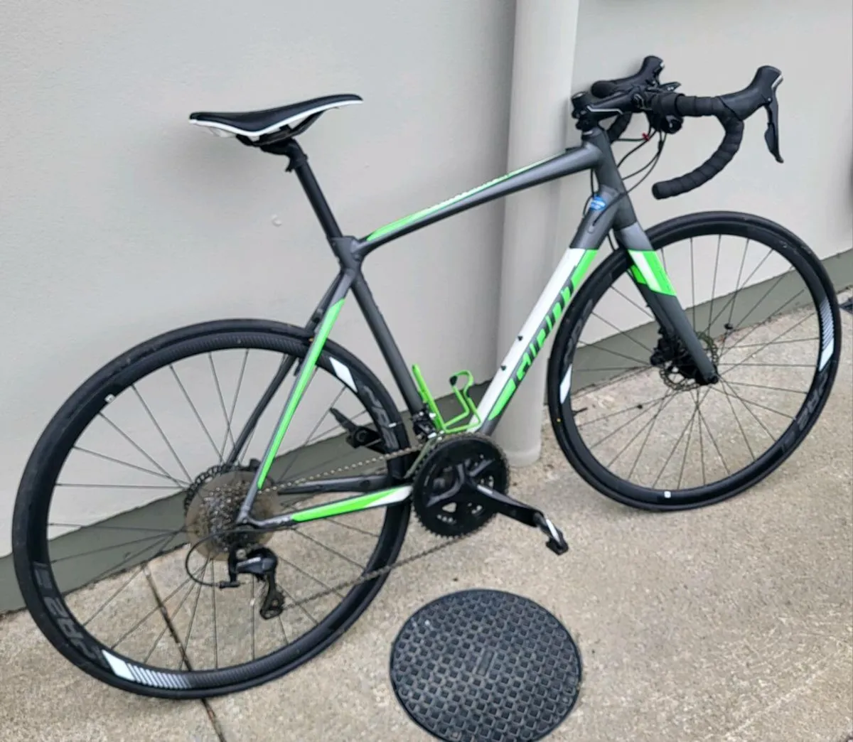 GIANT CONTEND SL1 ROAD BIKE - Image 2