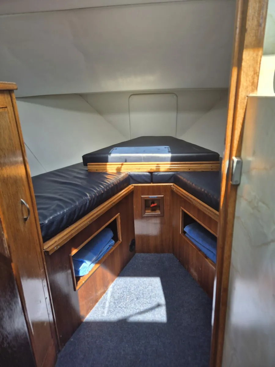 Aquafibre/Broom 32  Motor Cruiser - Image 3