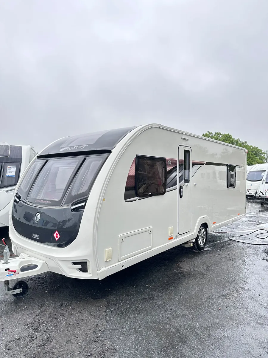 ✨STUNNING SWIFT CHALLENGER 560 4 BERTH ISLAND BED✨ - Image 1