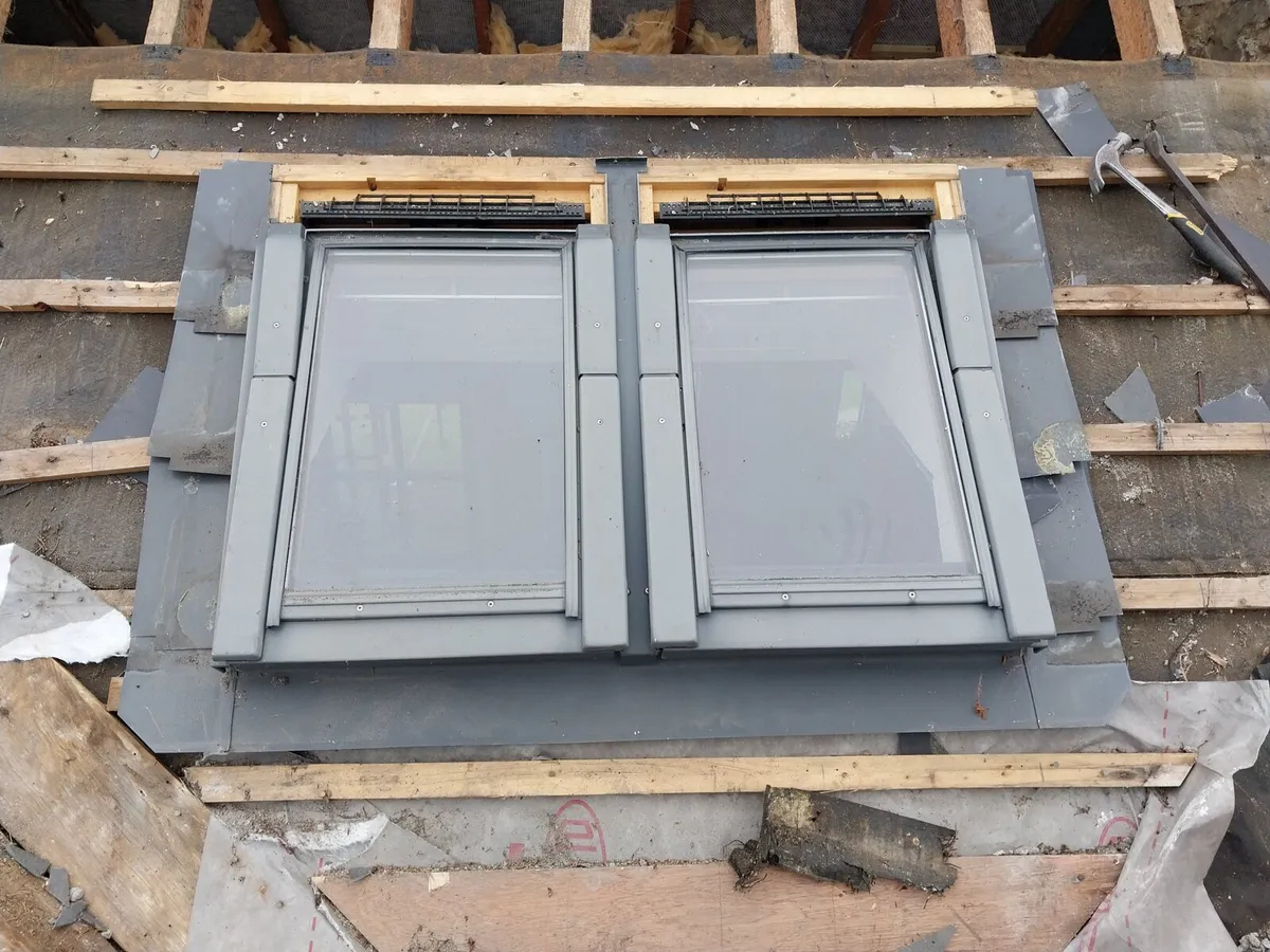 Natural slate  and velux - Image 1