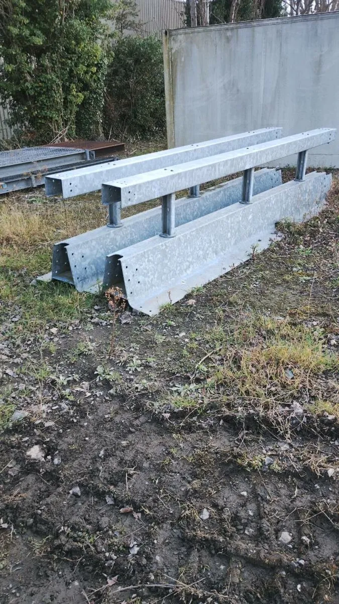 Road barriers - Image 1