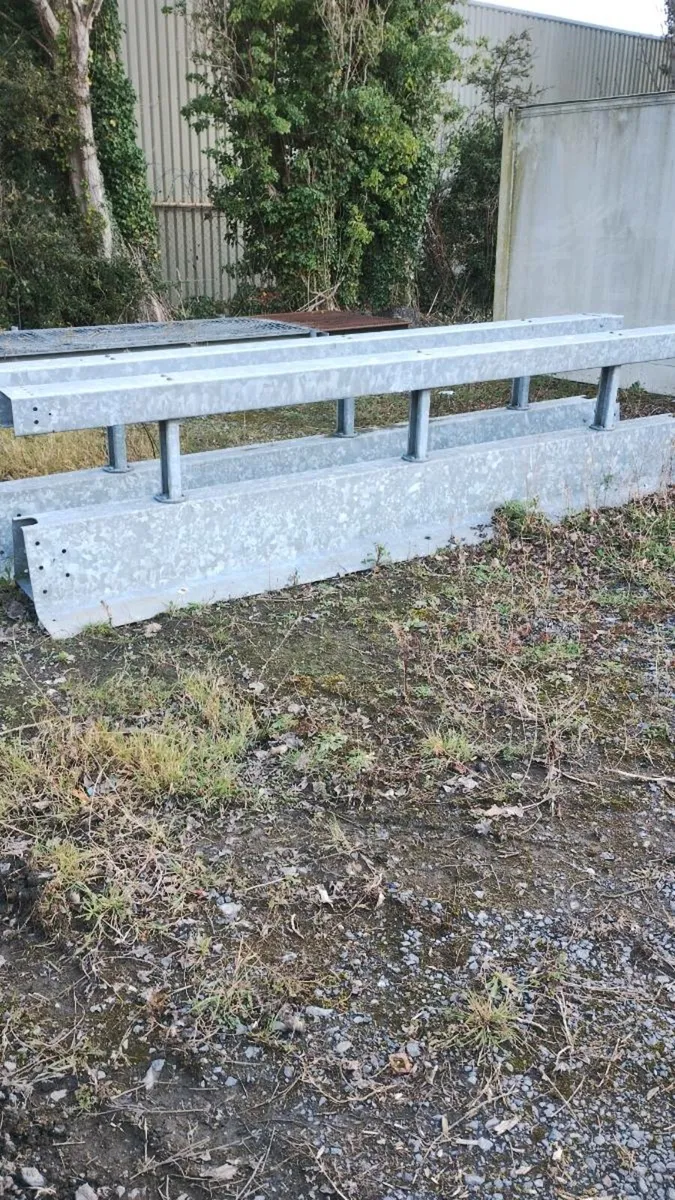 Road barriers - Image 2
