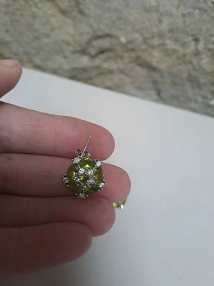Sterling silver earrings with green peridot - Image 4