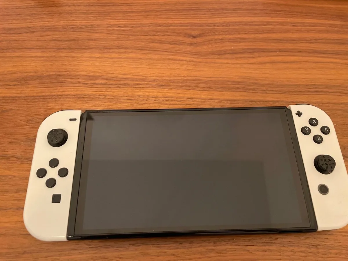 Nintendo Switch OLED - Image 2