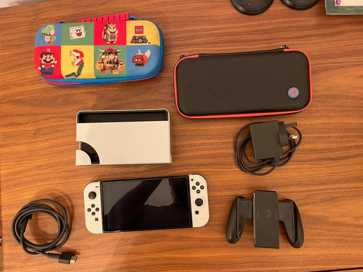 Nintendo Switch OLED - Image 1