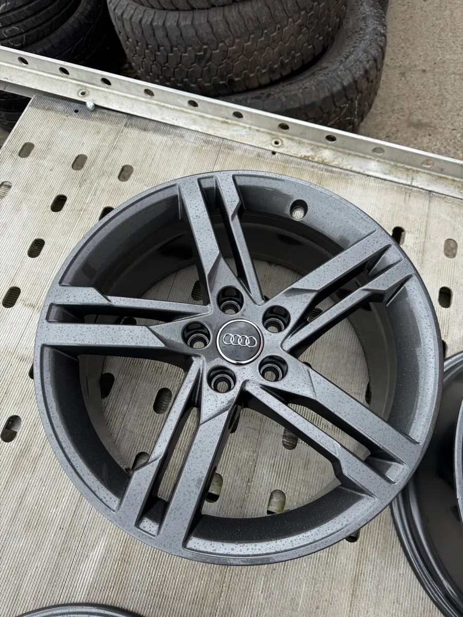 18” genuine audi in new condition - Image 3