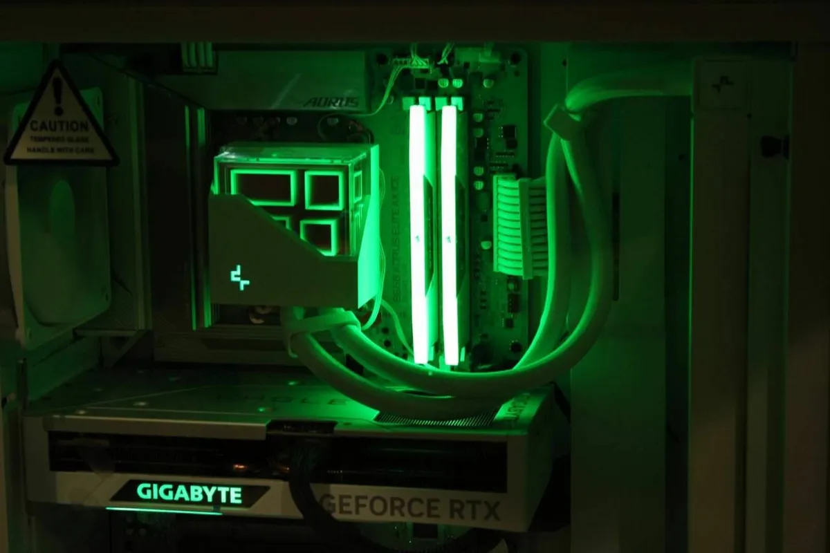 PC 4070 TI SUPER / AMD Ryzen 7 9800X3D - Image 3
