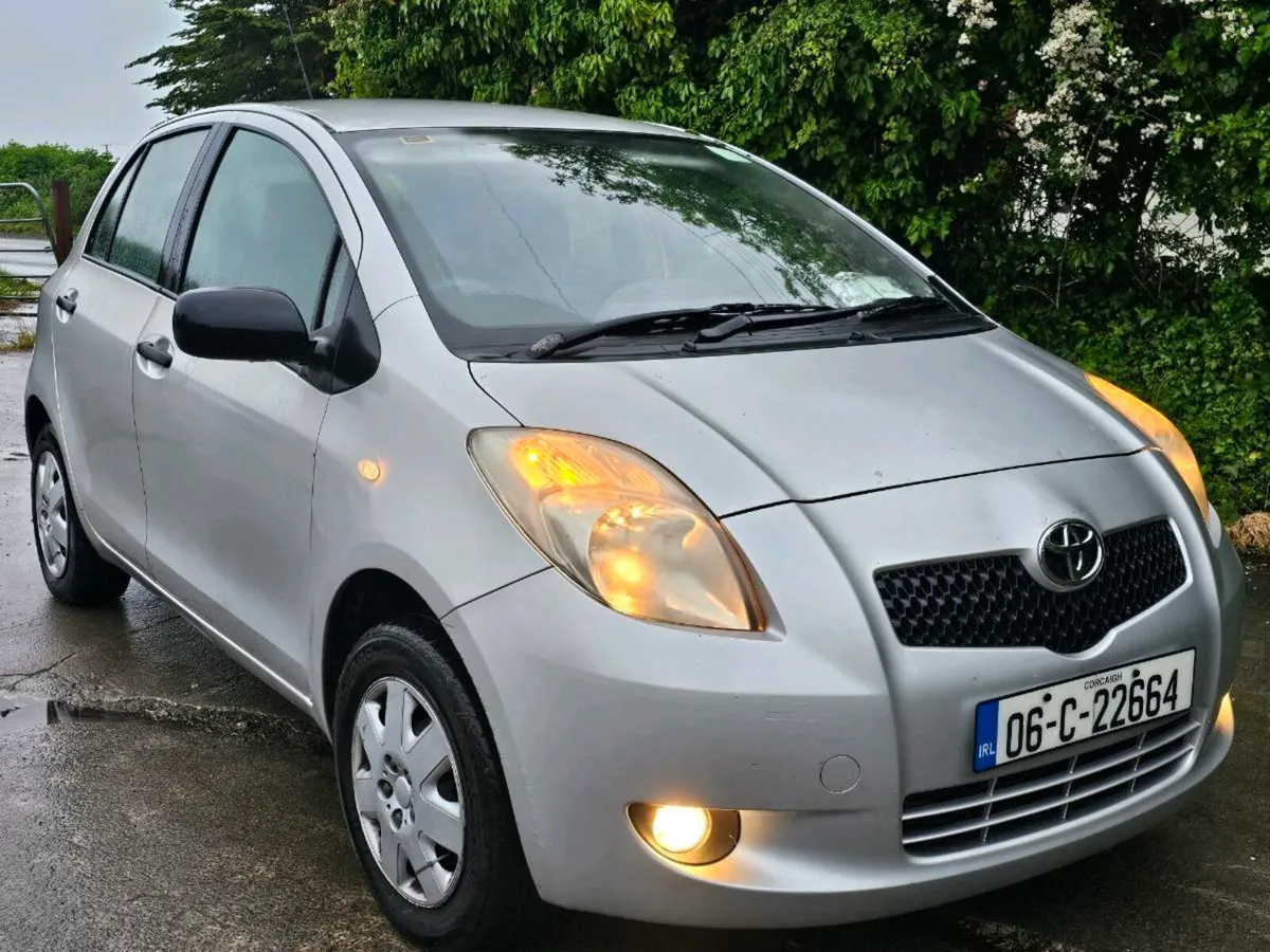 €699 Toyota yaris 1.0L taxed 08.25 €699 - Image 2