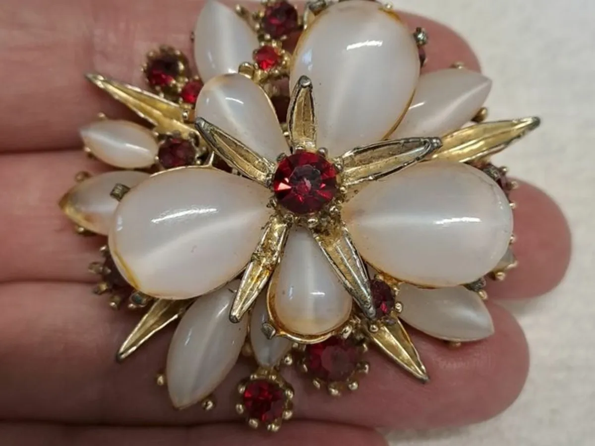 Vintage brooch opalite and garnets - Image 1