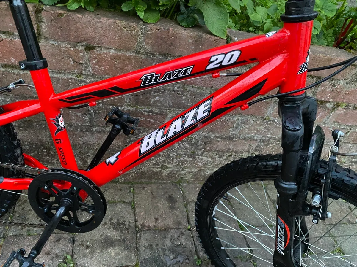 Boys bike size 20 n great condition working 100% - Image 3
