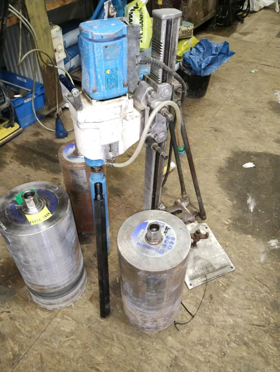Big core drill and bits - Image 1