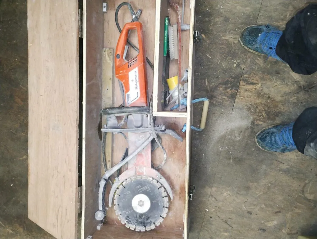 Cut and break saw - Image 1
